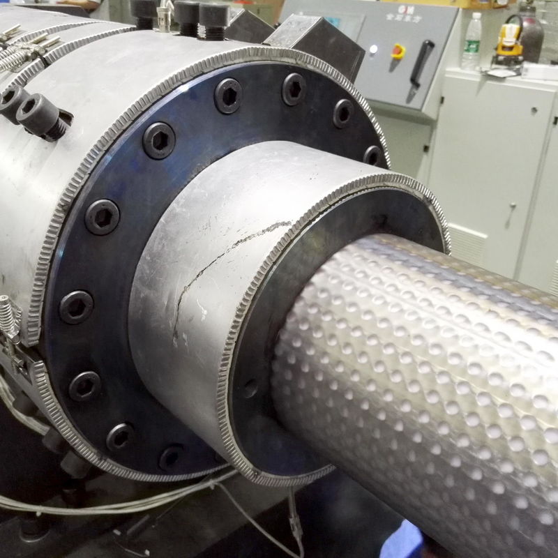 La chaîne de production composée en plastique de tuyau de PSP acier a renforcé l'acier perforé de polyéthylène rigide